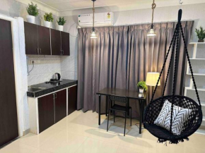 The Swing: Private Studio Room in Koregaon Park